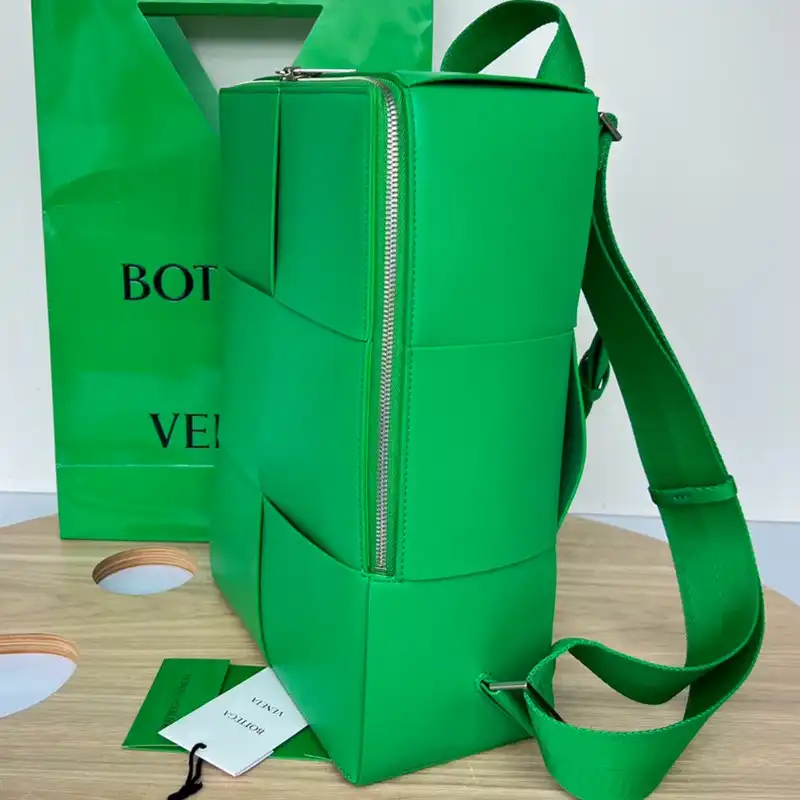 bo*te*ga Ve*ne*ta bag 2211sf0014