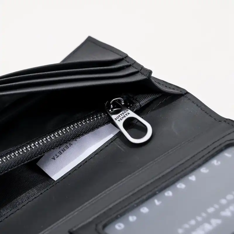 bo*te*ga Ve*ne*ta bag 2212yz0059