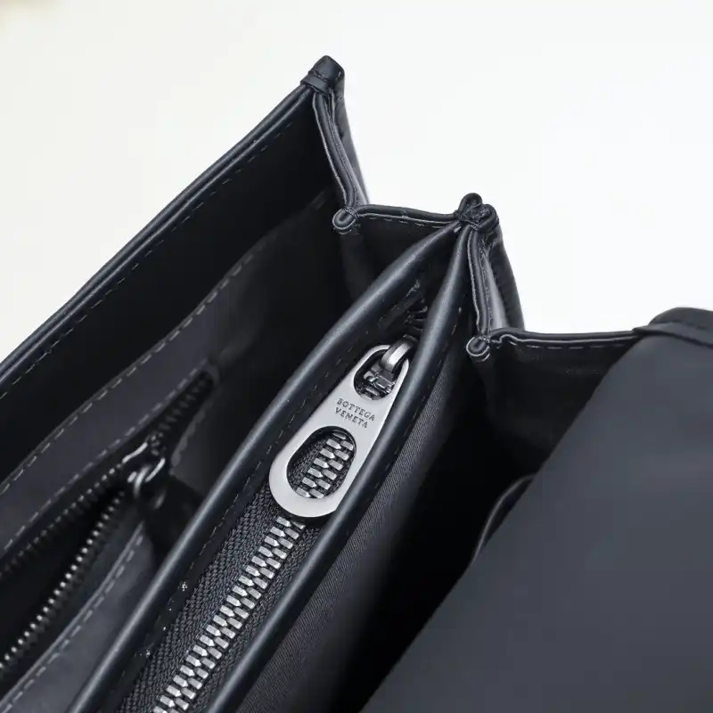 bo*te*ga Ve*ne*ta bags 2406ya0002