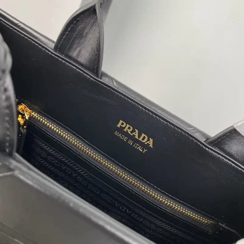 Pra*a bags 2410ya0104