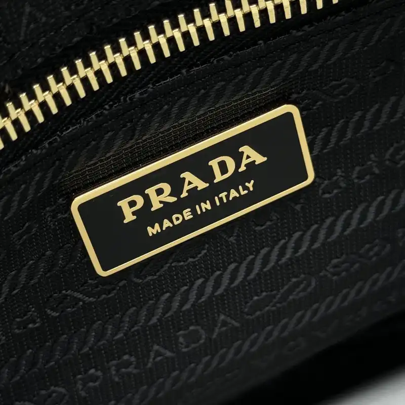 Pra*a bags 2411ya0108